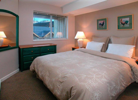 Whistler Marketplace Lodge - Bedroom
