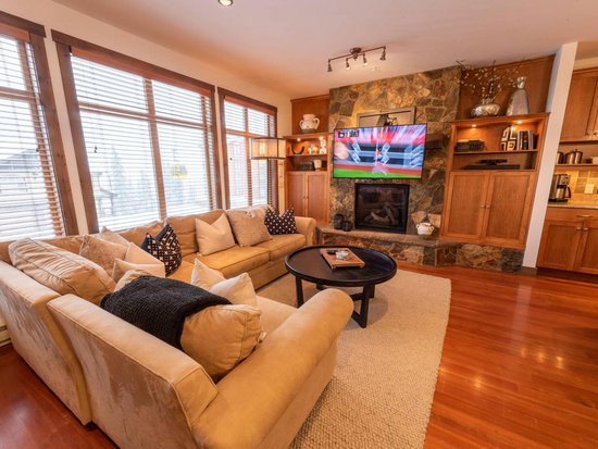 2 Bedroom Big White Vacation Rental - Southpoint